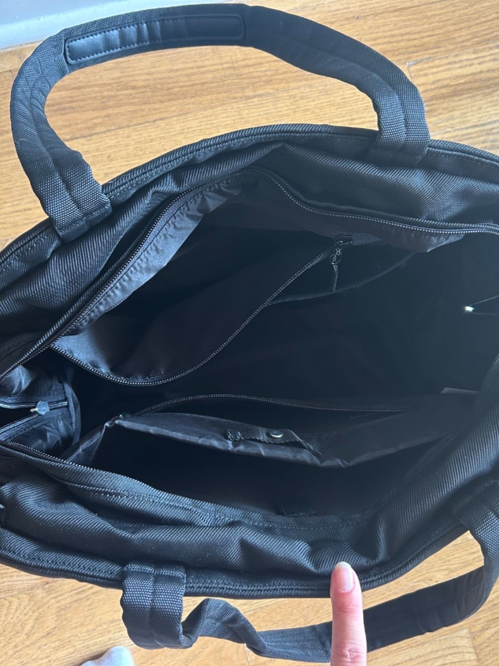 Lululemon city essentials bag - Picture 3 of 3